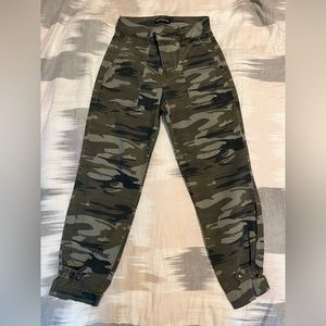 NWOT Express high rise cropped straight cargos